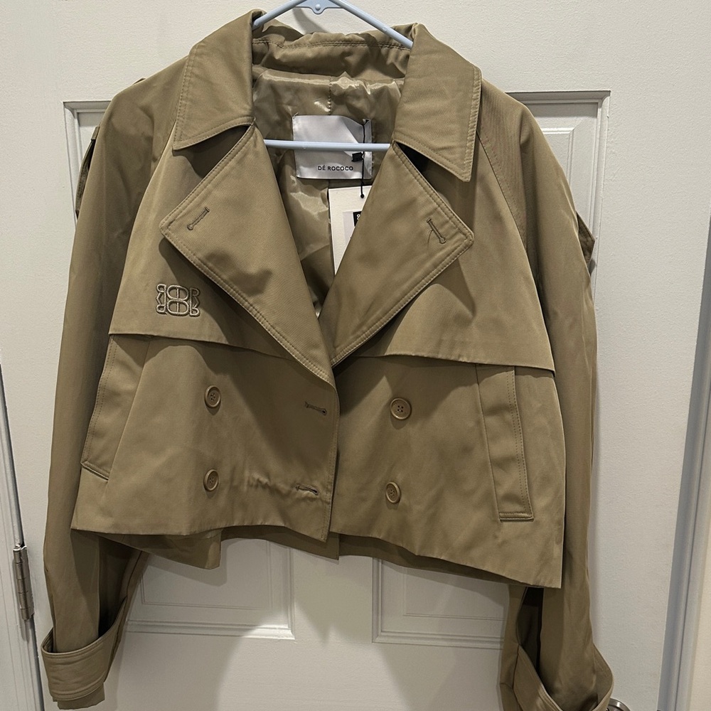 De Rococo cropped trench coat